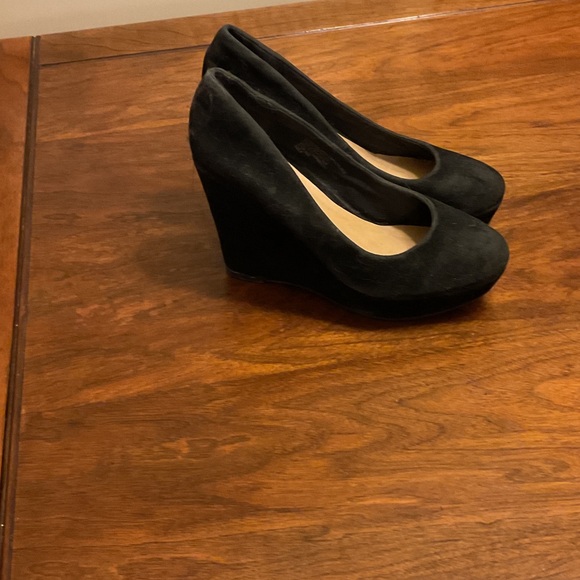 Club Courture Shoes - Elegant Black Suede Wedge Shoes